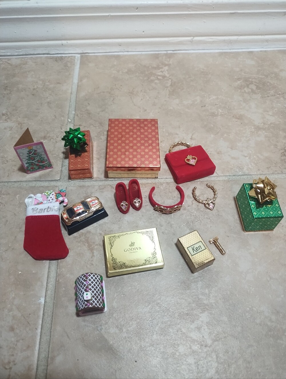 Barbie Special Collection Holiday Presents 1998